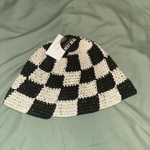 Forever 21 Black and White Crochet Bucket Hat